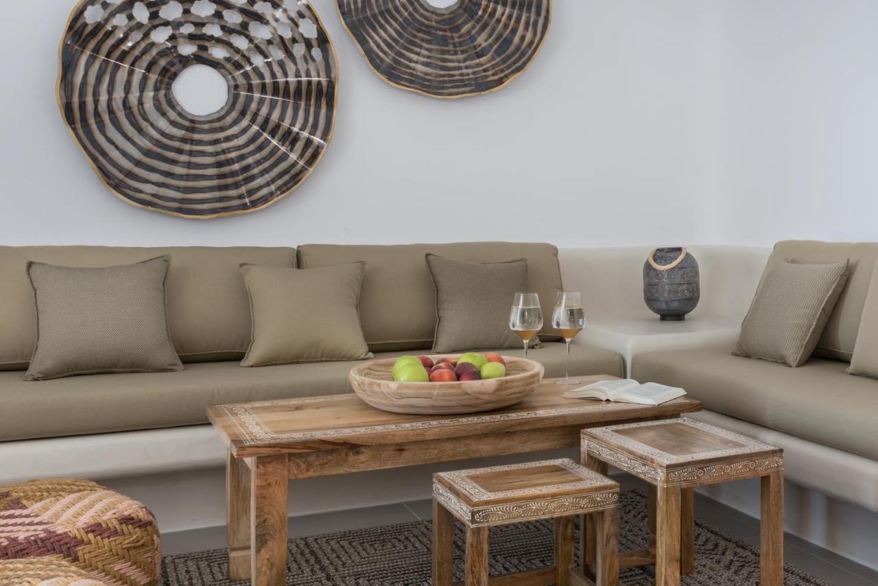 White & Co Exclusive Island Pírgos