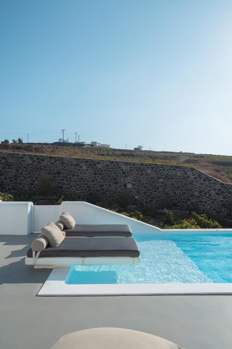 White & Co Exclusive Island Pírgos