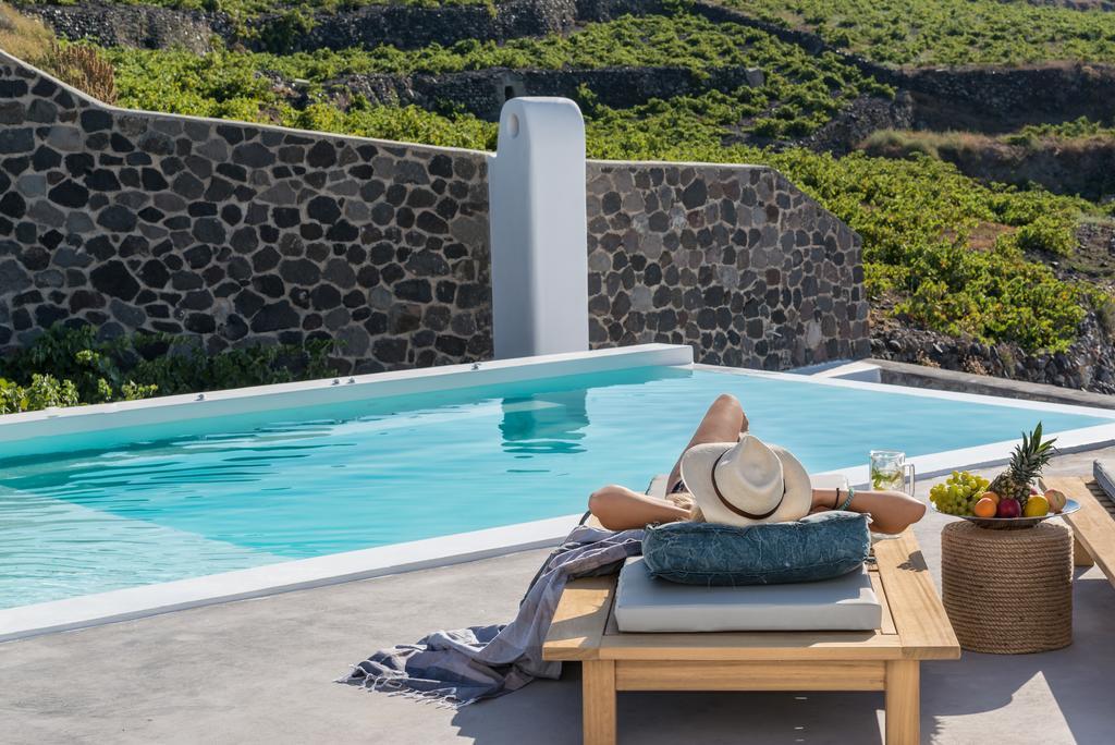 White & Co Exclusive Island Pírgos